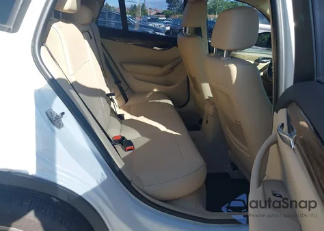 2015 BMW X1 xDrive28I z USA, uszkodzony, nr VIN WBAVL1C58FVY33290